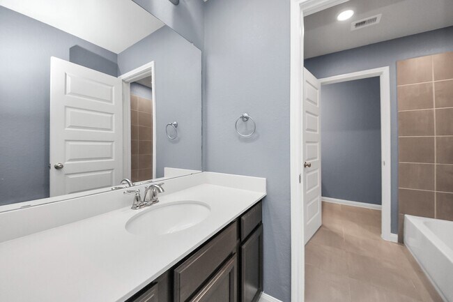 Building Photo - 931 Barstow Dr