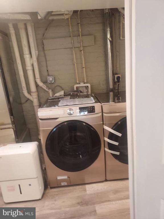 Building Photo - 619 Sheridan St NW