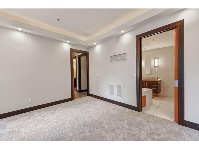 Building Photo - 601 S Marquette Ave