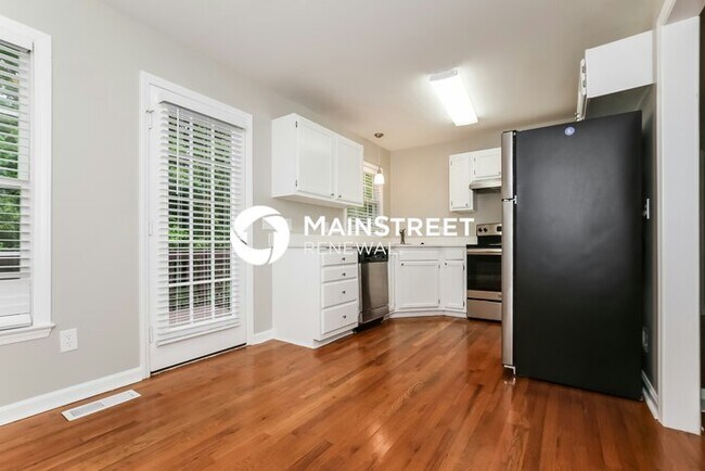 Building Photo - 3 Bedroom Pet-Friendly Home in Winston-Salem, NC with Main Street Renewal