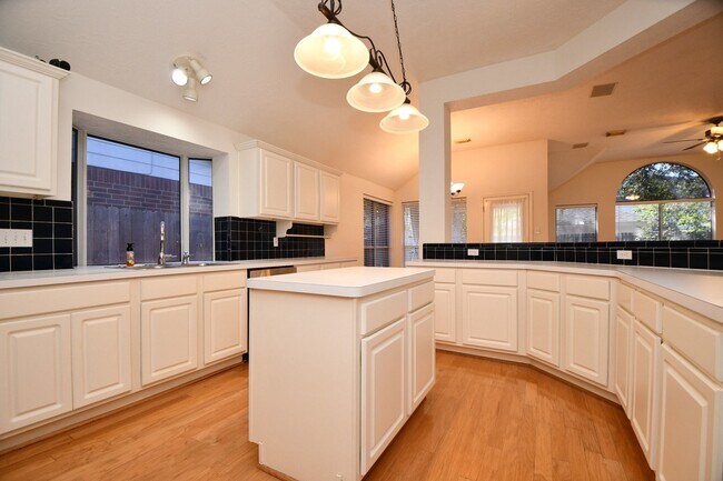 Building Photo - 1215 Wood Haven Ct