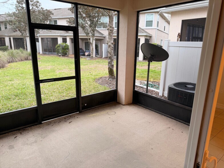 Building Photo - 773 Crystal Way