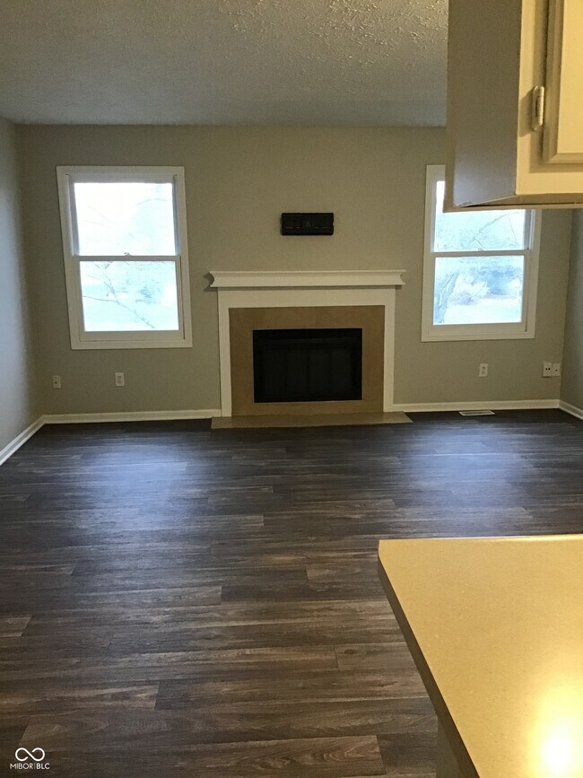 Building Photo - 6062 S Bay Dr