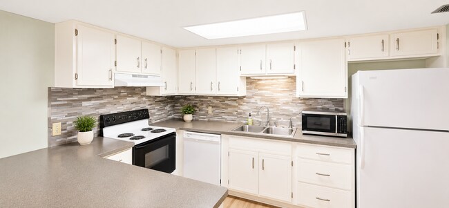 Building Photo - 711 Springer Dr