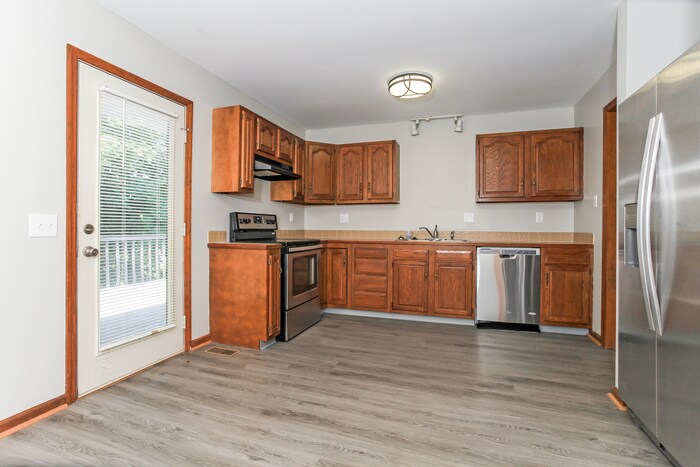Building Photo - 1800 Augusta Blvd