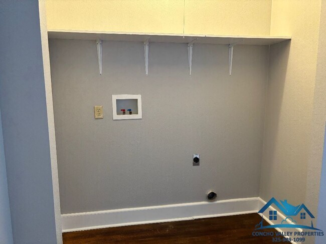 Building Photo - 912 S Abe St