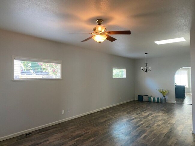 Building Photo - Immaculate Morgan Ranch Home