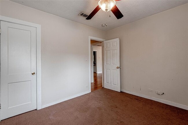 Building Photo - 2538 Sycamore Ave