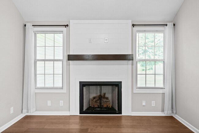Building Photo - 1493 Fredrick Dr