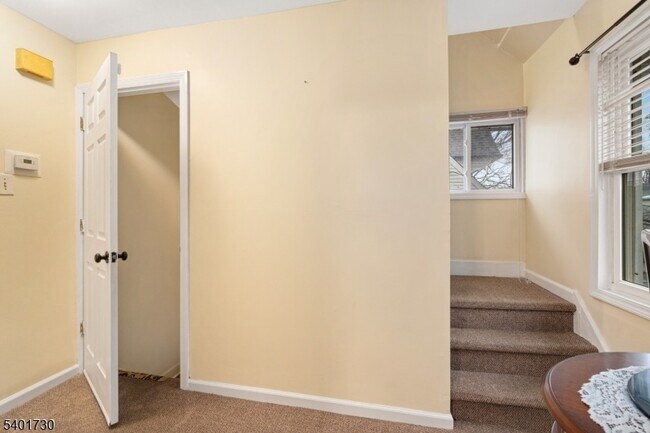 Building Photo - 53 Poplar Ave