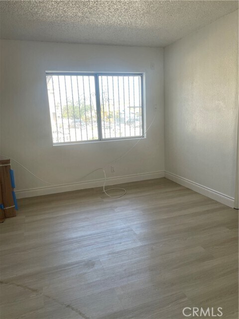 Building Photo - 674 E 115th St