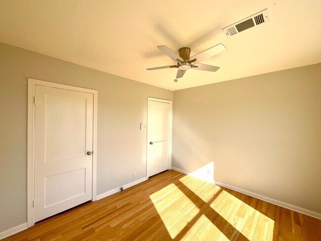 Building Photo - **APPLICATION RECEIVED**  Charming Home on 2 Acres Outside Burnet – Wood Floors, Bonus Room & Ani...