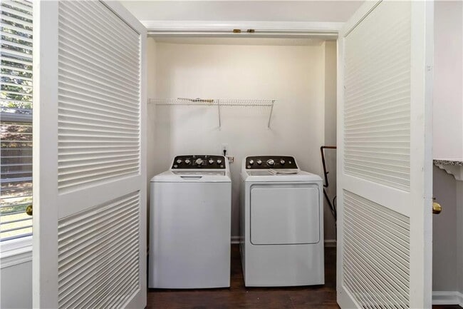 Building Photo - 400 Cascade Rise Ct SW