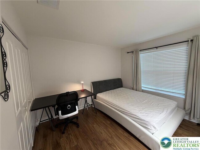 Building Photo - 7109 Hunt Dr