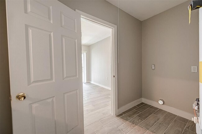 Building Photo - 7621 Sundown Dr