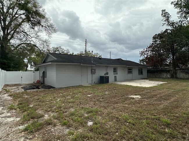 Building Photo - 5508 Turkey Lake Rd