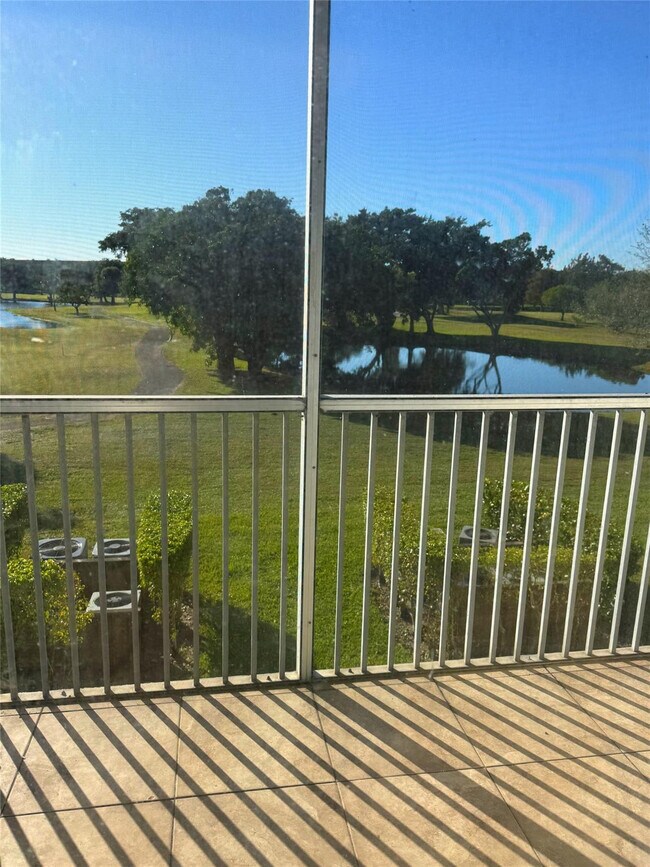 Building Photo - 13250 SW 4th Ct