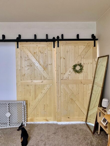 Building Photo - 636 State St