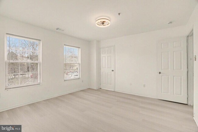 Building Photo - 14805 Strawberry Ln