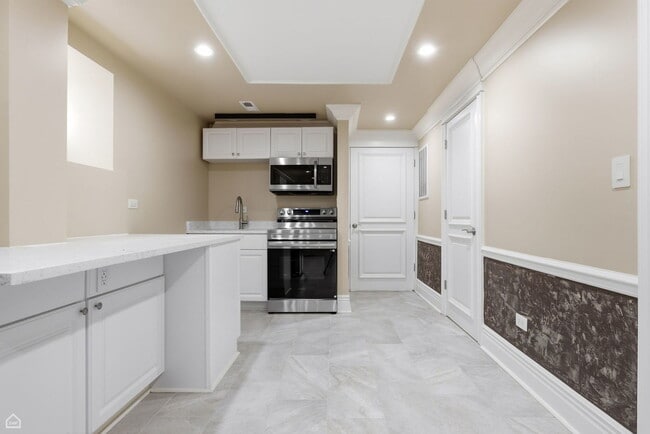 Building Photo - 5614 N Campbell Ave