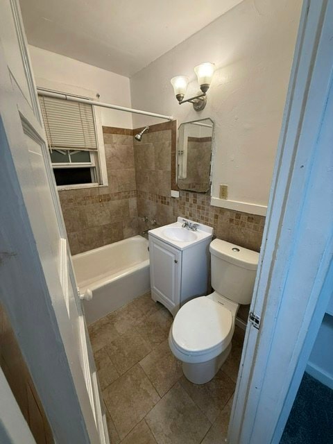Building Photo - 435 Cedar Dr