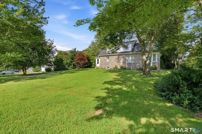 Building Photo - 1 E Lake Dr