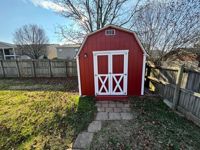 Building Photo - Ranch style 3 Bedroom and 2 Full Baths Home