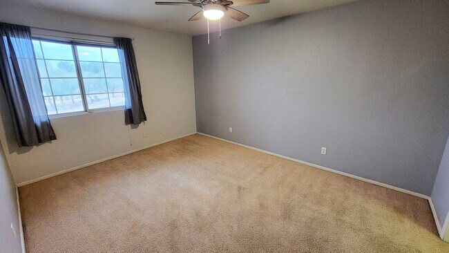 Building Photo - 3 Bedroom + Office Home in the Vineyards Community Near W Germann Rd and S Dobson Rd!