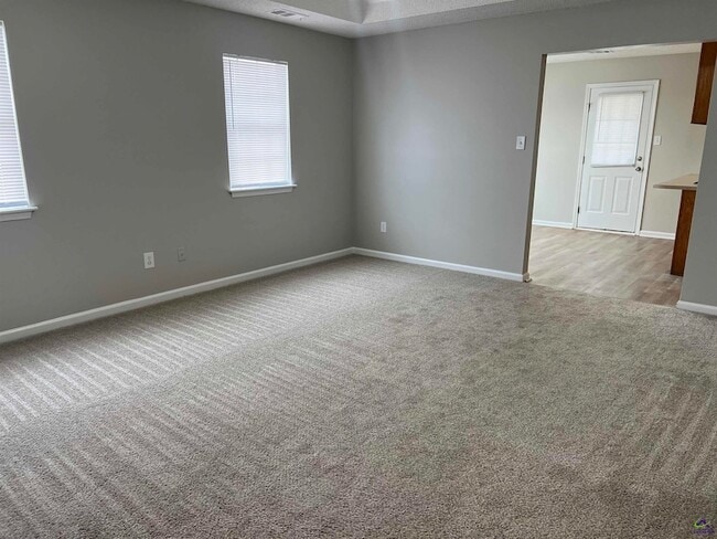 Building Photo - 215 Haverhill Cir