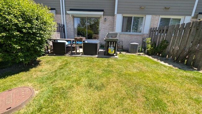Building Photo - 424 Mallard Dr