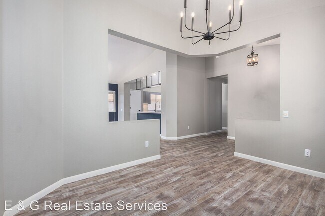 Building Photo - 3 br, 2 bath House - 3431 E Menadota Dr