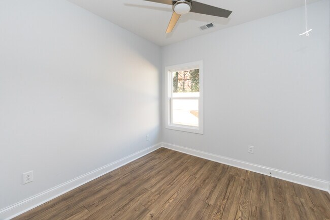 Building Photo - 805 Rodey Ave