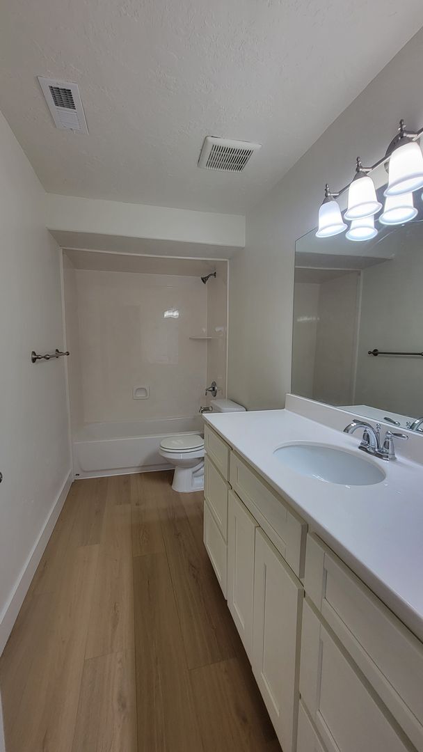 Building Photo - Large and Spacious Lehi Home