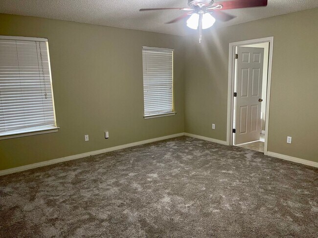 Building Photo - Nice 3BR/2BA Home in Hawks Nest - Convenient to NAS Whiting Field