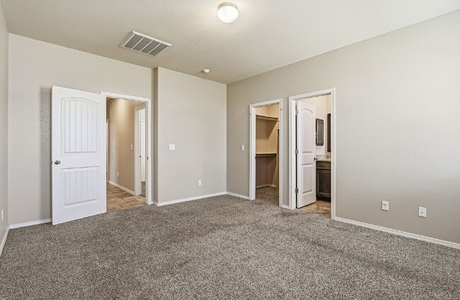 Building Photo - 10624 Hidden Chapel Pl