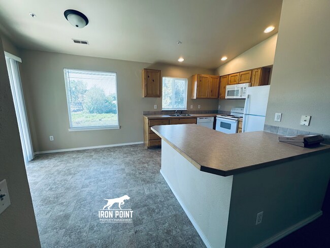 Building Photo - 2107 E Whispering Willow Ln