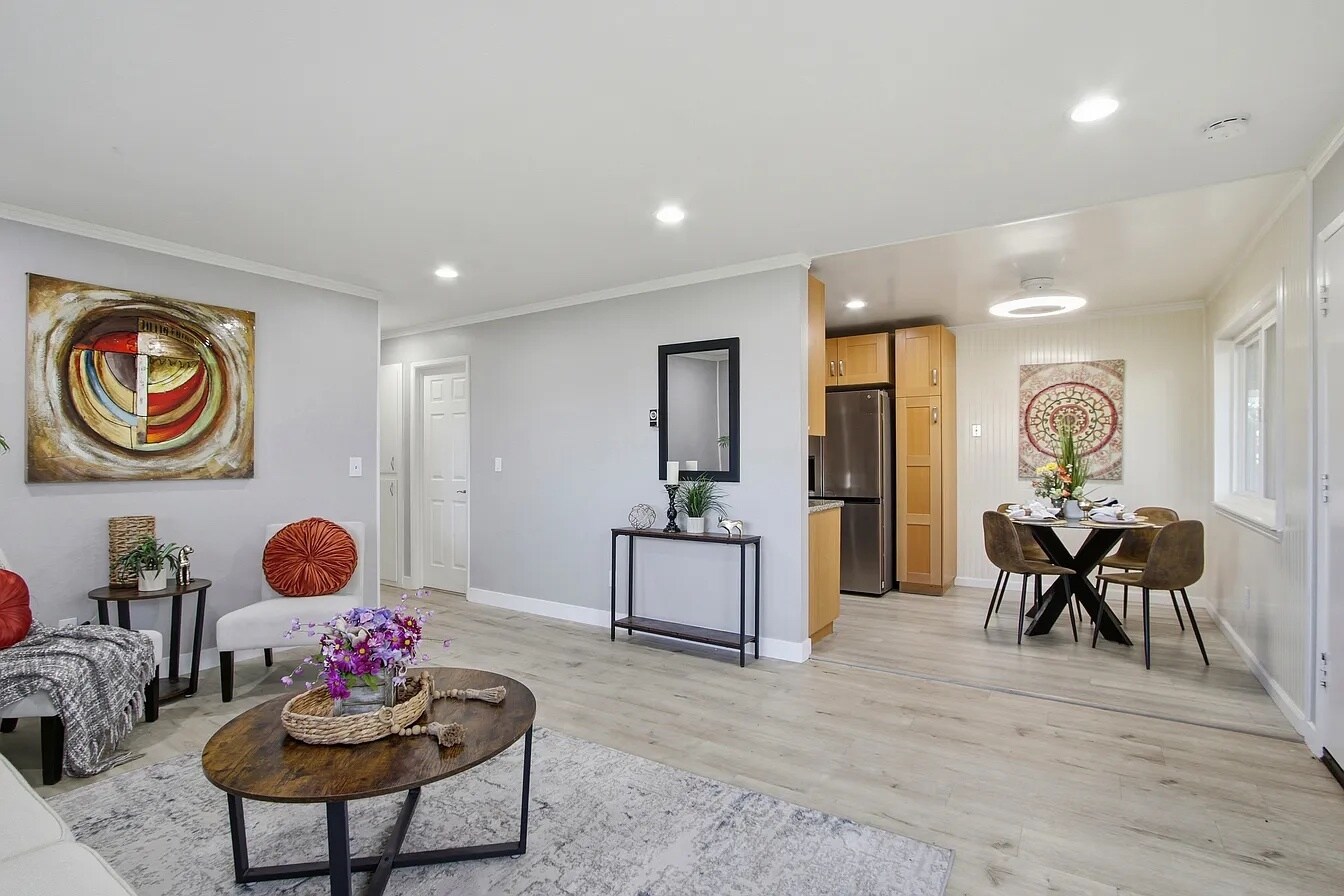 Building Photo - 597 Valley Forge Way