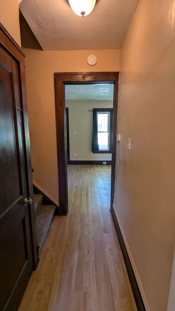 Building Photo - Spacious 4-bedroom, 1.5-bath home in Akron