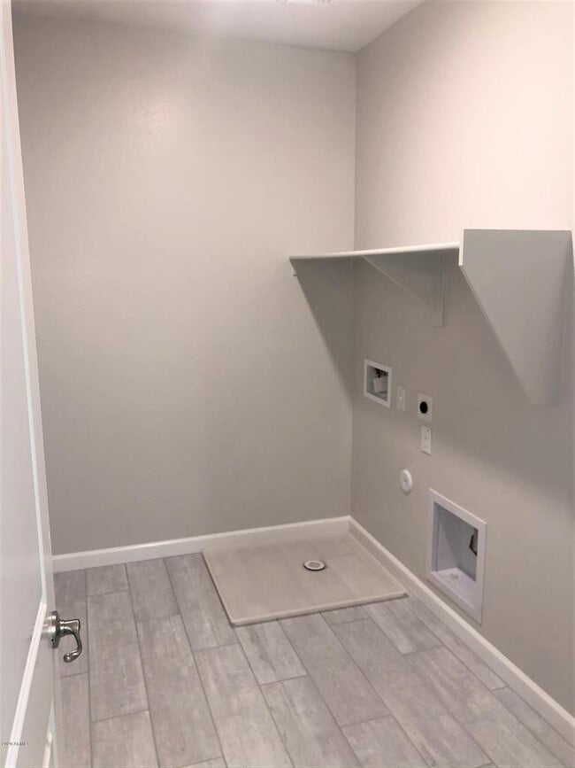 Building Photo - 6519 E Villa Maria Dr