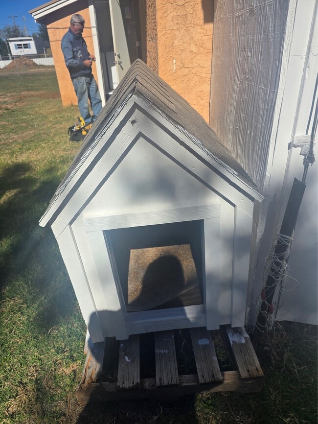 Building Photo - 316 N Walnut St