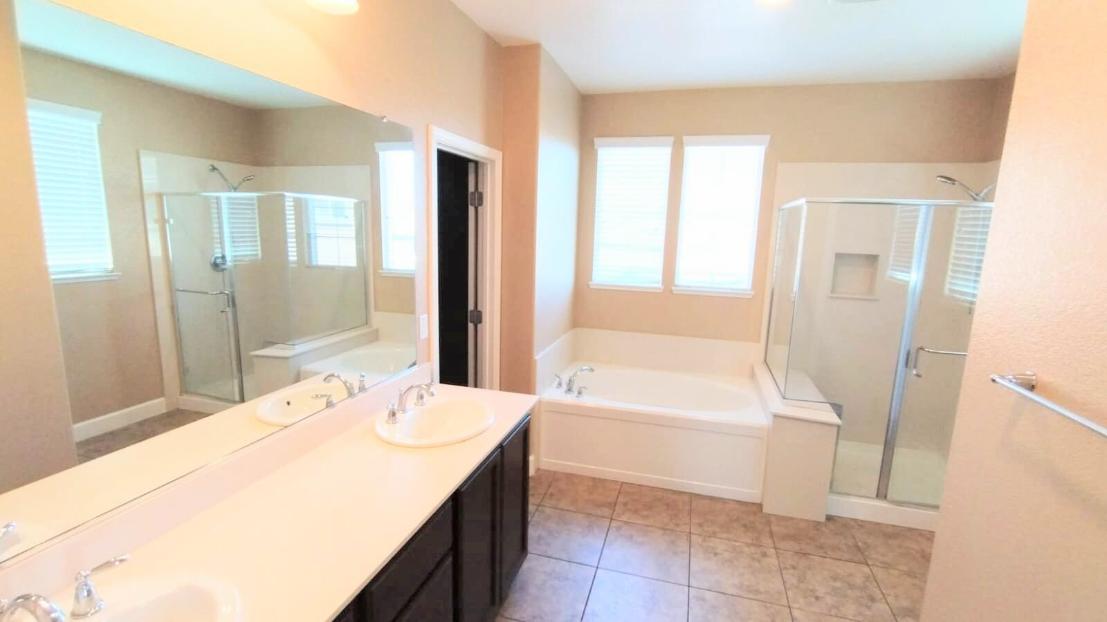 Building Photo - 880 Willow Bridge Dr