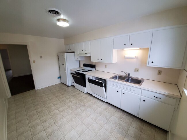 Building Photo - 34 S Hanover St