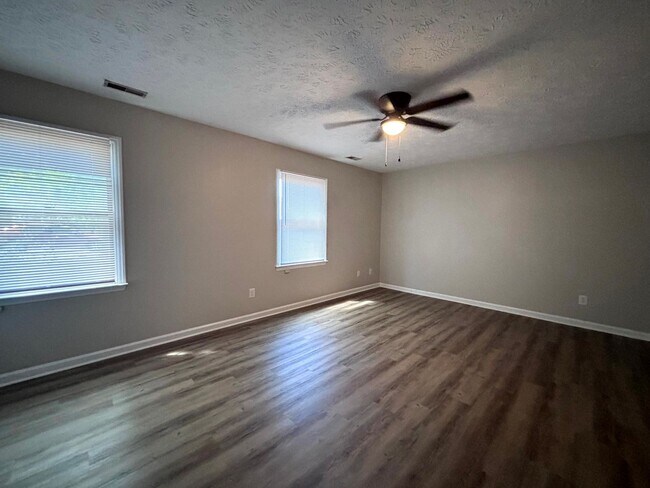 Building Photo - 2508 Lull Water Dr