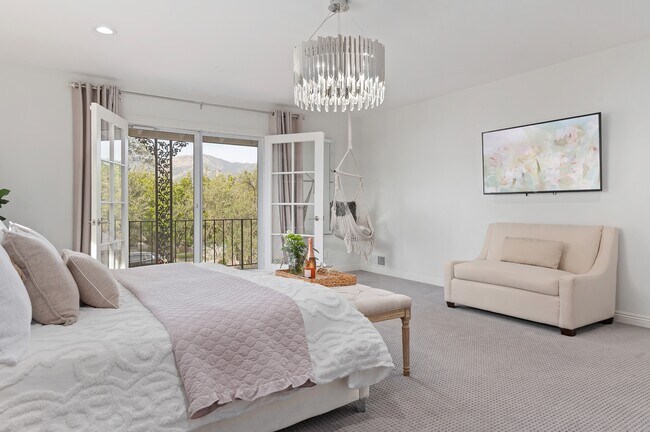 Building Photo - 1476 Crestline Dr