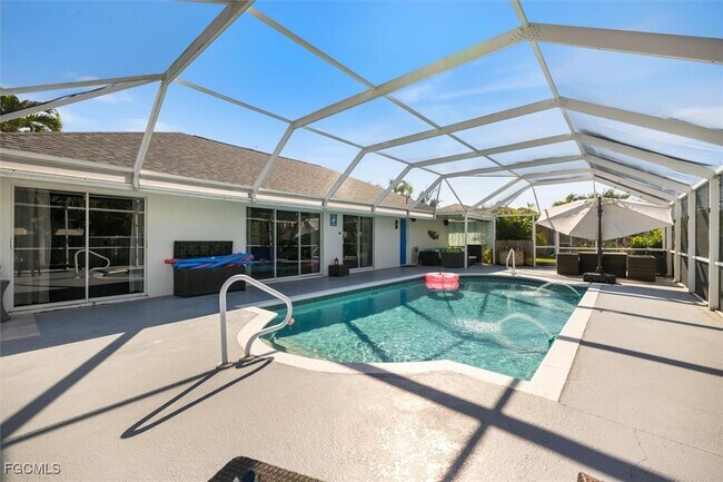 Building Photo - 4516 SW 21st Pl