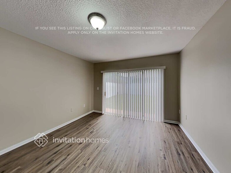 Building Photo - 17035 SW 145th Ave