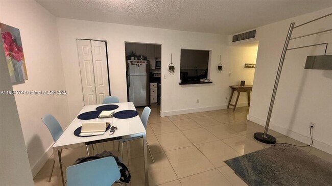 Building Photo - 4330 NW 79th Ave