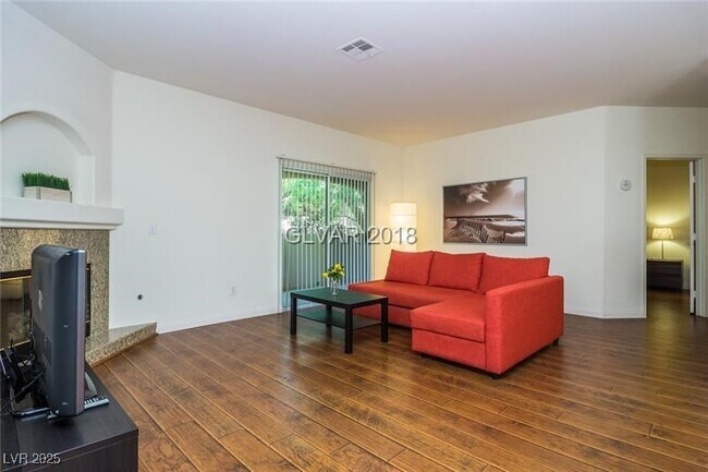 Building Photo - 2050 W Warm Springs Rd