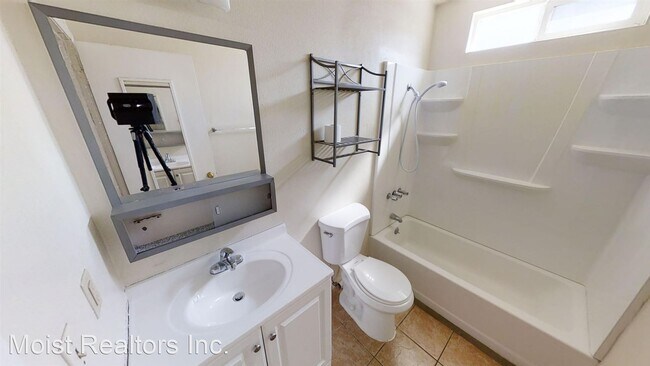 Building Photo - 2 br, 1 bath House - 14615 Cabazon St.