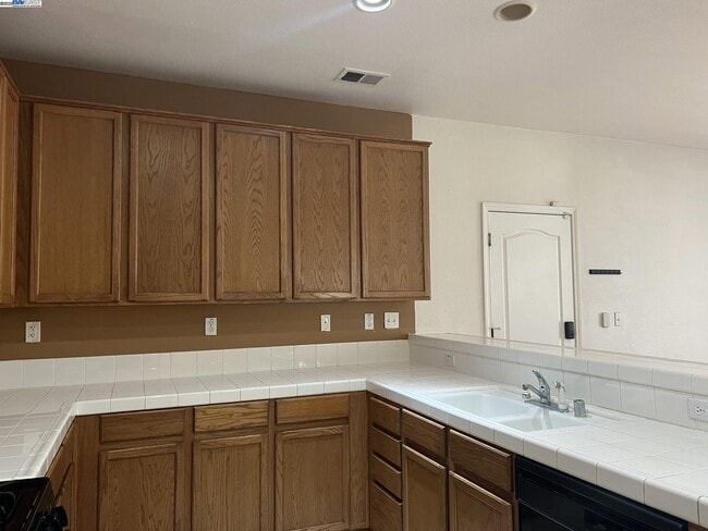 Building Photo - 3127 Puffin Cir